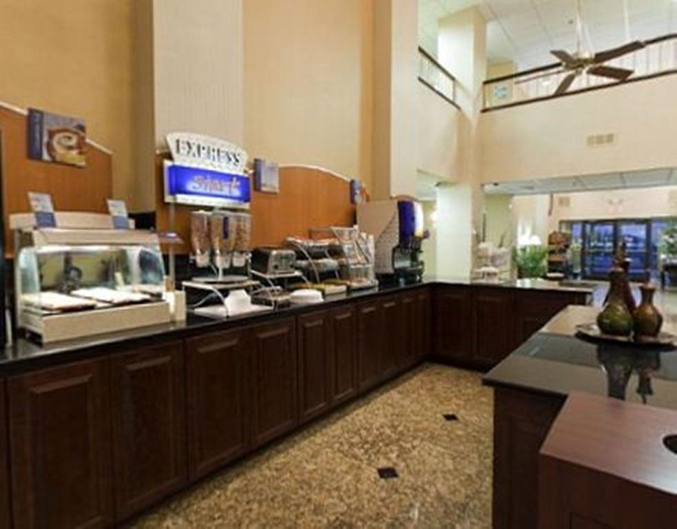 Southaven Inn Express - Memphis International Airport/Graceland ภายนอก รูปภาพ