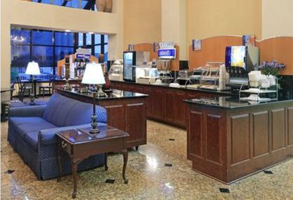 Southaven Inn Express - Memphis International Airport/Graceland ร้านอาหาร รูปภาพ